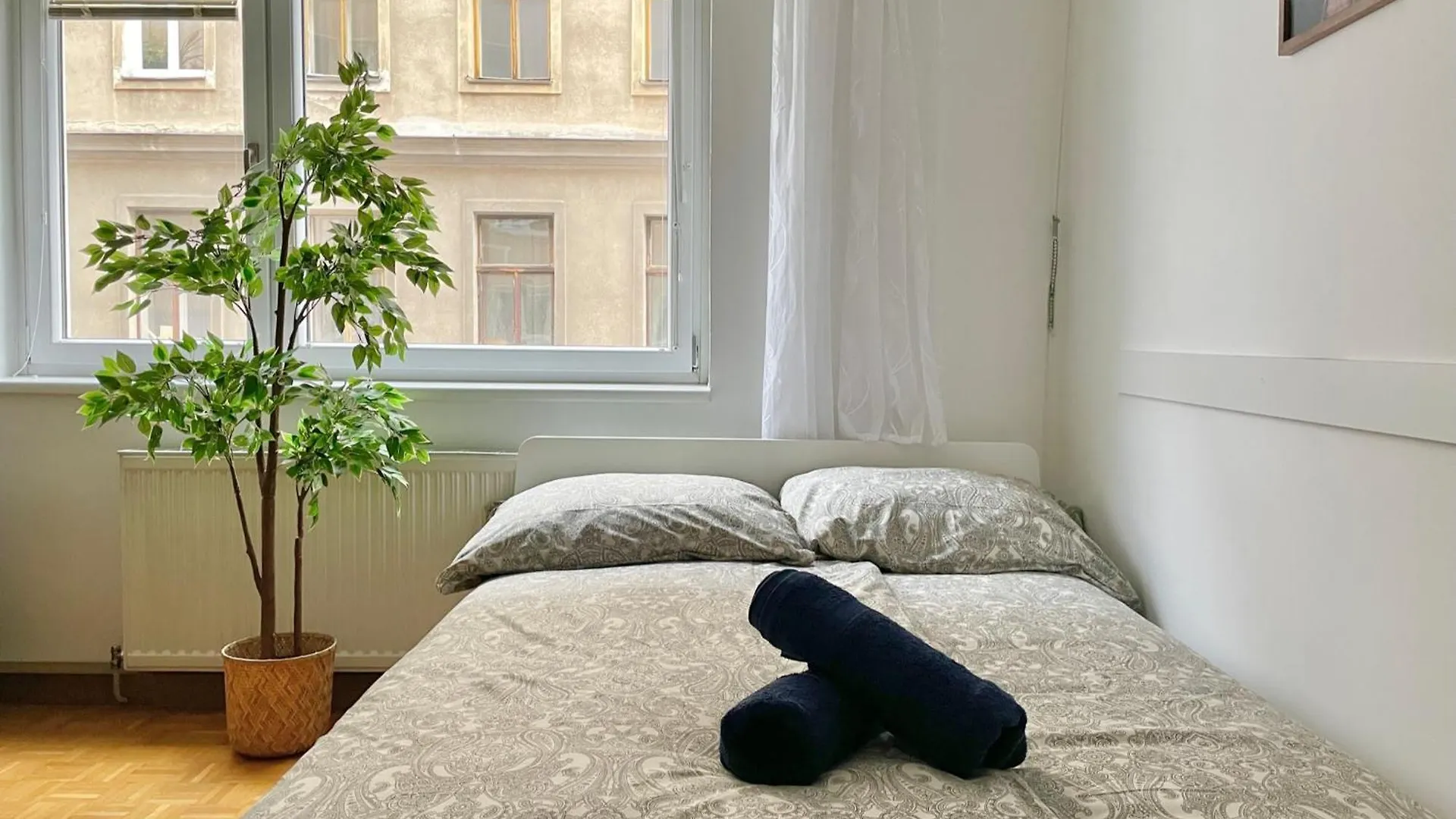 Spacious Flat Near Akh And Metro Apartman Bécs