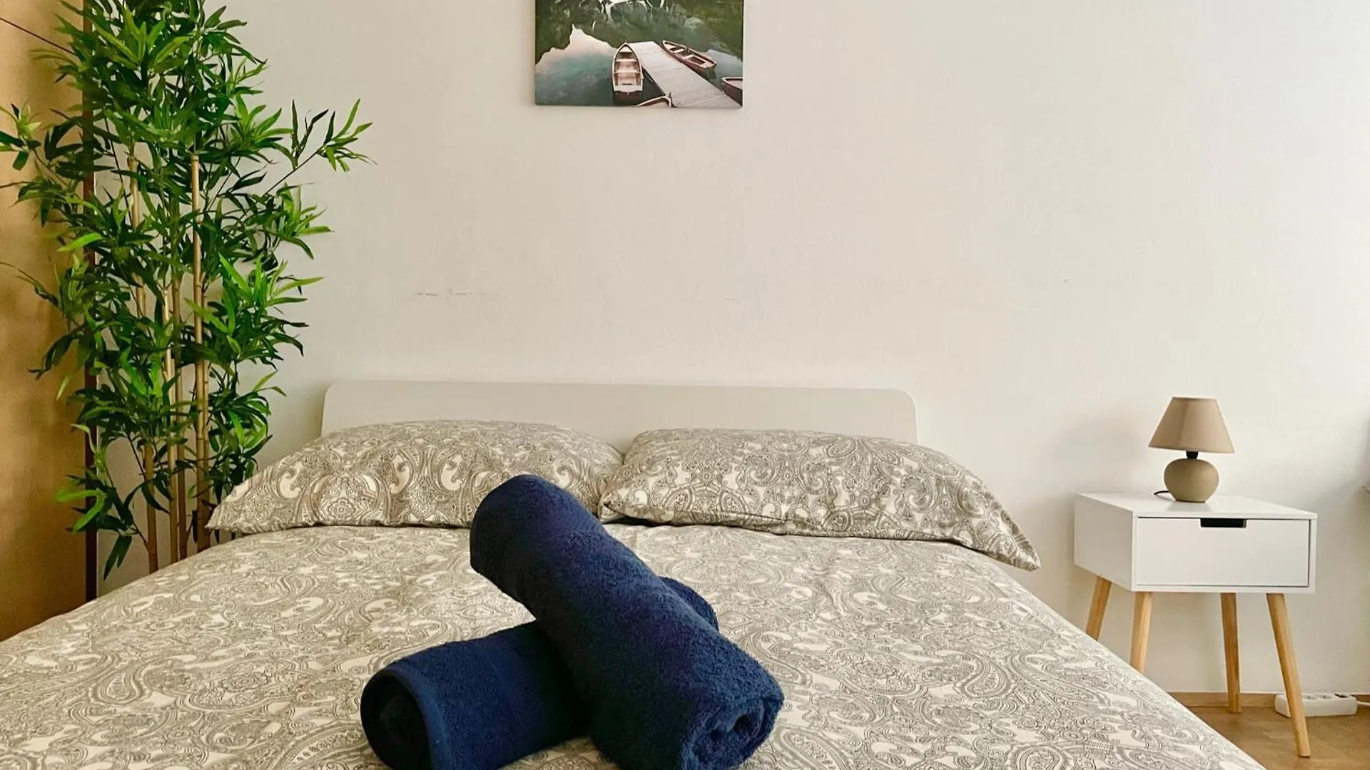 Spacious Flat Near Akh And Metro Apartman Bécs