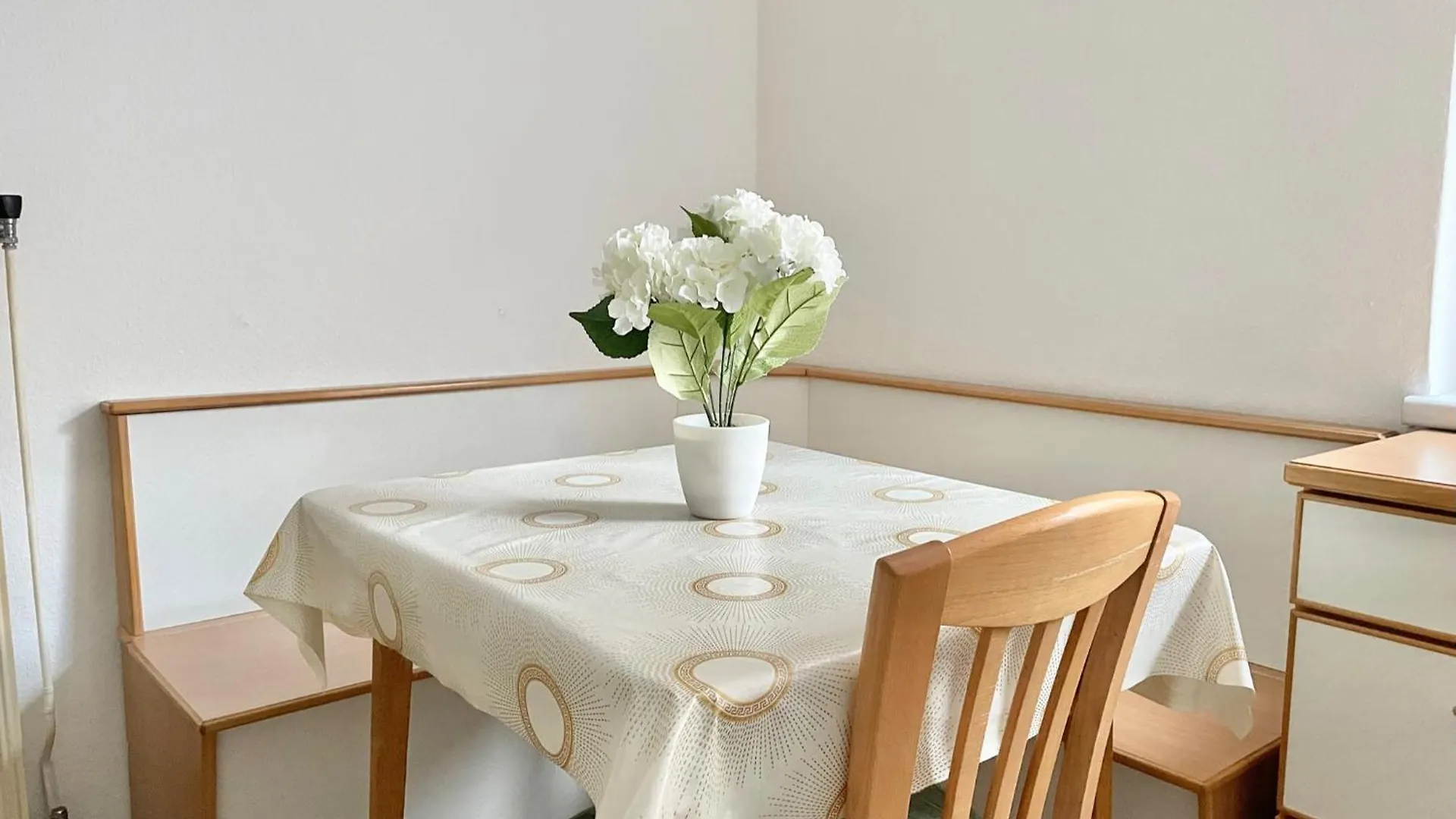 Spacious Flat Near Akh And Metro Apartman Bécs
